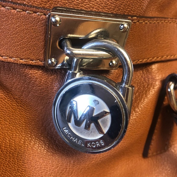 Michael Kors tan leather dual strap bag. - Picture 2 of 12